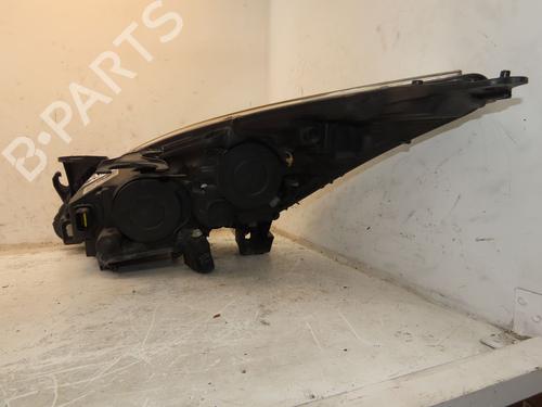 Right headlight PEUGEOT 5008 (0U_, 0E_) 2.0 HDi 150 / BlueHDi 150 | BP28177770C29
