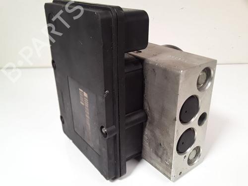 Used ABS pump MERCEDES-BENZ CLK (C209) CLK 320 CDI (209.320) (224 hp) 8999157