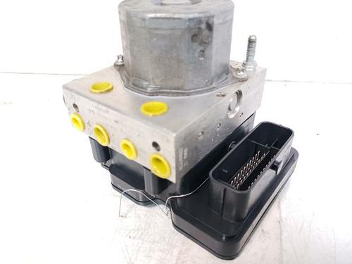 Used ABS pump RENAULT TWINGO III (BCM_, BCA_) 1.0 SCe 70 (71 hp) 12174101