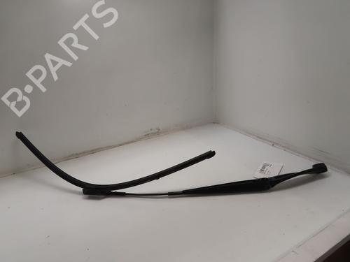 front-windshield-wiper-arm-fiat-tipo-hatchback-356_-357_-2016-27489080 main image
