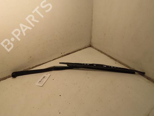 Used Front windshield wiper arm NISSAN JUKE (F15) 1.5 dCi (110 hp) 32075830
