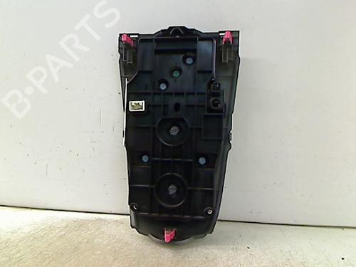 Used Climate control TOYOTA YARIS (_P13_) 1.3 (NSP130_, NSP130) (99 hp) 8975144