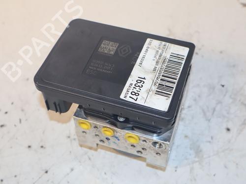 Used ABS pump ABS pump RENAULT MEGANE IV Hatchback (B9A/M/N_) 1.5 Blue dCi 95 (B9A2, B9A6) (95 hp) 33894070 33894070