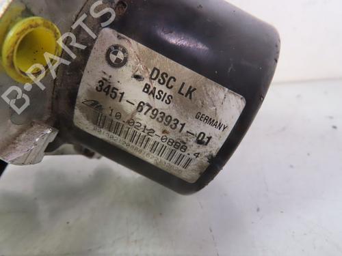 Used ABS pump BMW 1 (F20) 118 d (143 hp) 19104406