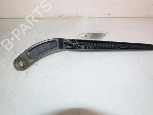 Used Front windshield wiper arm RENAULT CLIO IV (BH_) 1.6 RS Trophy (BHJ4, BHJ6) (220 hp) 25480324