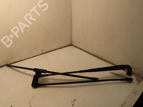 front-windshield-wiper-arm-peugeot-108-2014-32740175 main image