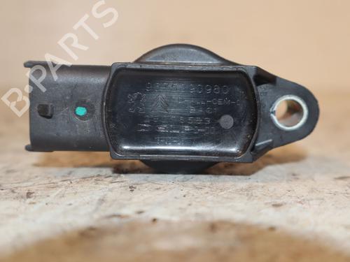 Used Ignition coil Ignition coil PEUGEOT 308 II (LB_, LP_, LW_, LH_, L3_) 1.2 THP 110 (110 hp) 34640615 34640615
