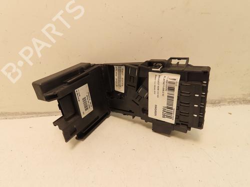 Used Fuse box PEUGEOT 5008 (0U_, 0E_) 2.0 HDi 150 / BlueHDi 150 (150 hp) 30950777