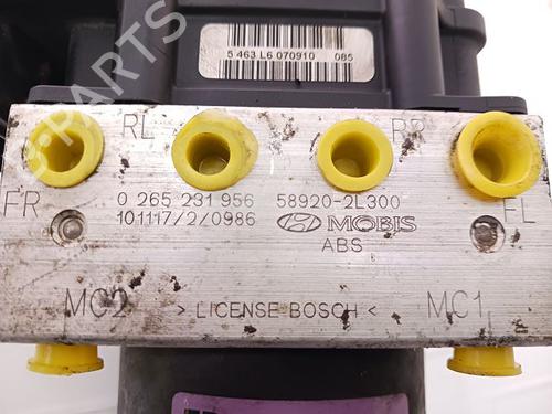 Used ABS pump HYUNDAI i30 (FD) 1.6 CRDi (90 hp) 14956174