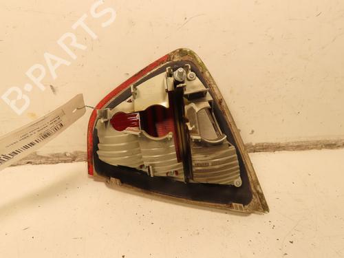 Farolim esquerdo da mala BMW 3 (E90) 320 d (163 hp) 31820559