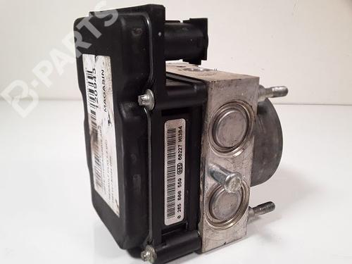 Used ABS pump RENAULT CLIO III (BR0/1, CR0/1) 1.5 dCi (BR17, CR17) (86 hp) 8999367