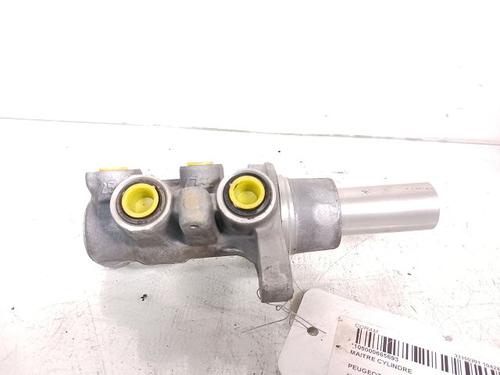 Brake master cylinder PEUGEOT 308 II (LB_, LP_, LW_, LH_, L3_) 1.2 THP 110 | BP14956233M77 
