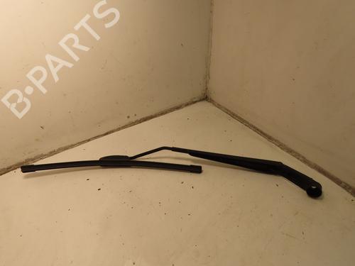 Used Front windshield wiper arm SUZUKI SWIFT IV (FZ, NZ) 1.2 4x4 (AZH412, ZD72S) (94 hp) 31605480