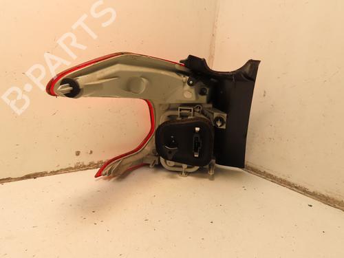 Farolim direito PEUGEOT 2008 I (CU_) 1.2 THP 110 / PureTech 110 (110 hp) 32377770