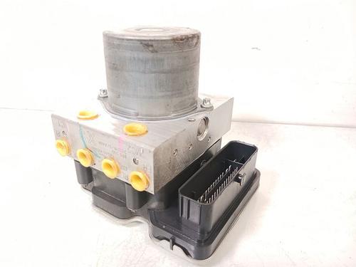 Used ABS pump TOYOTA YARIS (_P21_, _PA1_, _PH1_) 1.5 Hybrid (MXPH11) (92 hp) 12181211