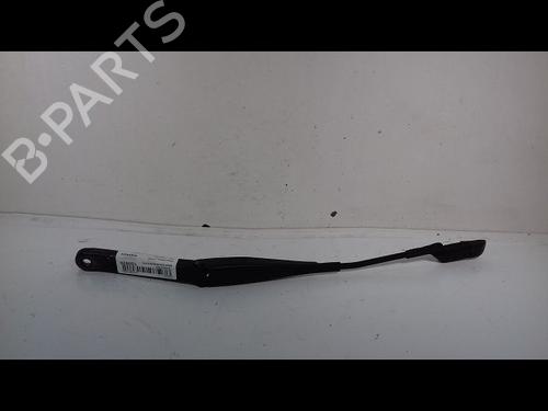 Used Front windshield wiper arm FORD FIESTA VI (CB1, CCN) 1.4 TDCi (70 hp) 14894516