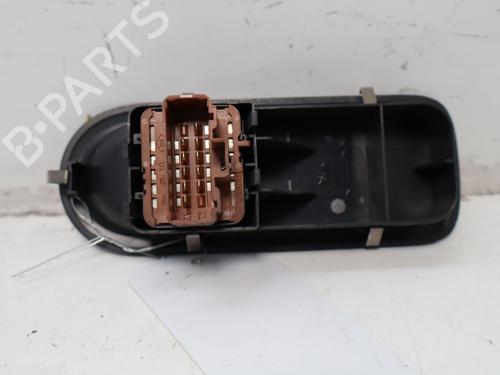 Comutador vidro frente esquerdo Comutador vidro frente esquerdo RENAULT CLIO III (BR0/1, CR0/1) 1.5 dCi (BR17, CR17) (86 hp) 36028630 36028630