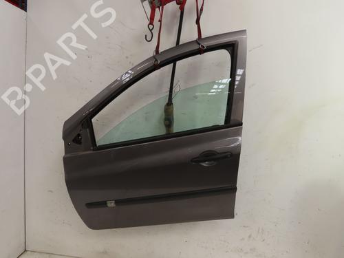 Used Left front door RENAULT CLIO III (BR0/1, CR0/1) 1.2 16V (BR02, BR0J, BR11, CR02, CR0J, CR11) (75 hp) 28685441