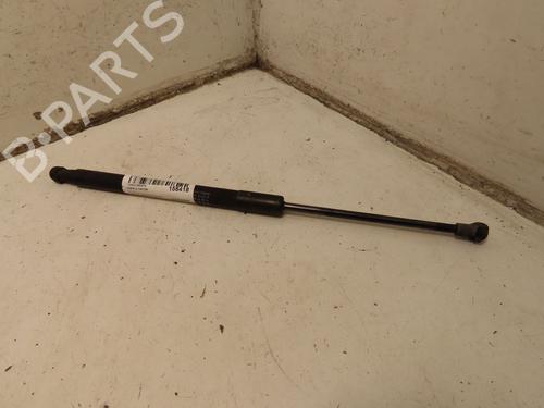 Gasdæmper bagklap TOYOTA YARIS (_P13_) 1.3 (NSP130_, NSP130) (99 hp) 32179369