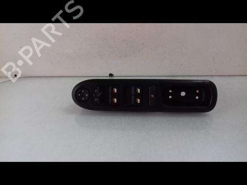 Used Left front window switch PEUGEOT 407 (6D_) 2.0 HDi 135 (6DRHRH, 6DRHRE, 6DRHRG, 6DRHRJ) (136 hp) 8982824