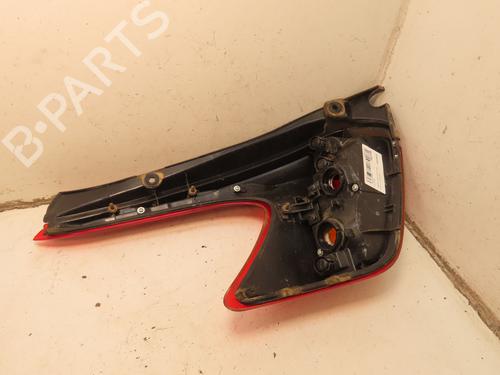 right-taillight-nissan-juke-f15-2010-2011-2012-2013-2014-2015-2016-2017-2018-2019-32740171 main image