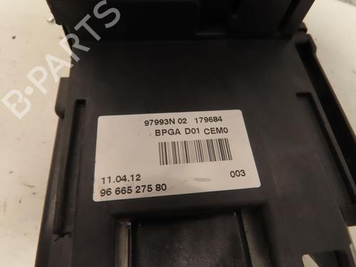 Scatola Fusibili PEUGEOT 308 I (4A_, 4C_) 1.6 HDi (112 hp) 31302266