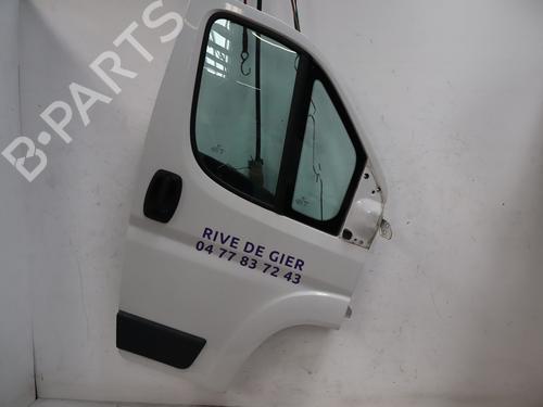 Used Right front door Right front door 39219677 39219677
