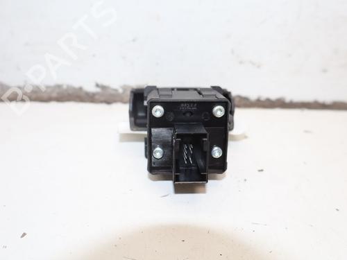 Used Switch Switch PEUGEOT 3008 II SUV (MC_, MR_, MJ_, M4_) 2.0 BlueHDi 150 (MJAHXH, MJAHXV, MJAHXG, MJAHSH, MJAHRH,... (150 hp) 33744441 33744441