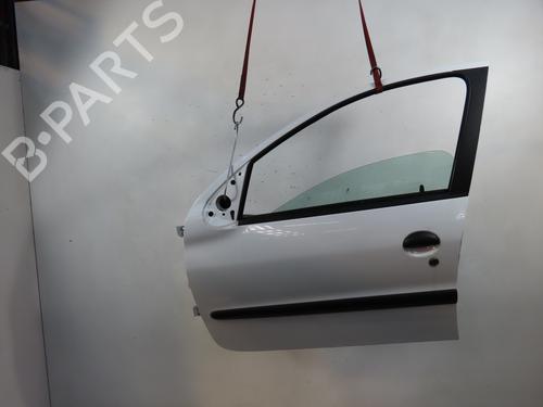 Used Left front door PEUGEOT 206 Hatchback (2A/C) 1.6 16V (109 hp) 15492576