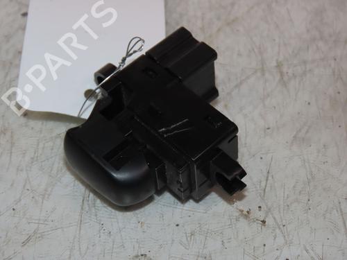 Used Right rear window switch Right rear window switch NISSAN JUKE (F15) 1.2 DIG-T (115 hp) 20218000 20218000