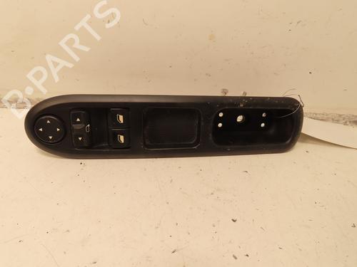Used Left front window switch PEUGEOT 407 (6D_) 2.0 HDi 135 (6DRHRH, 6DRHRE, 6DRHRG, 6DRHRJ) (136 hp) 31325131