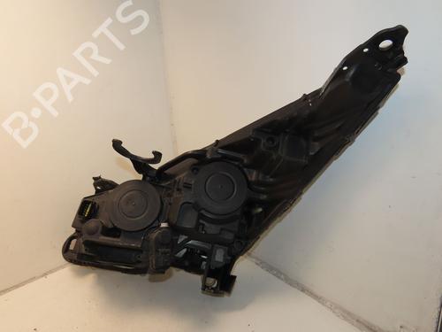 Right headlight PEUGEOT 5008 (0U_, 0E_) 2.0 HDi 150 / BlueHDi 150 | BP30954569C29