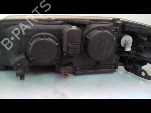 Used Right headlight RENAULT LAGUNA II (BG0/1_) 1.9 dCi (107 hp) 8988620