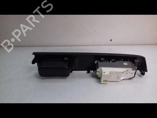 Used Left front window switch TOYOTA YARIS (_P13_) 1.5 Hybrid (NHP130_, NHP130) (101 hp) 10990659