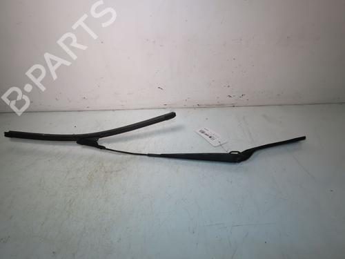 Used Front windshield wiper arm RENAULT TWINGO III (BCM_, BCA_) 1.0 SCe 65 (BCMJ) (65 hp) 22342042