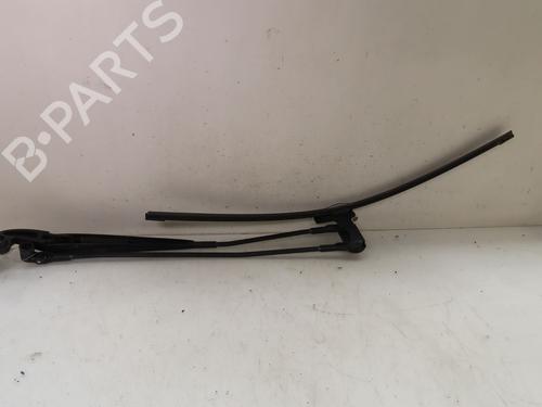 Used Front windshield wiper arm PEUGEOT 108 1.0 VTi (69 hp) 19441354