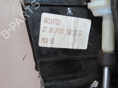 Used Gear lever CITROËN NEMO MPV 1.3 HDi 75 (75 hp) 30950958