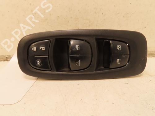 Used Left front window switch RENAULT KADJAR (HA_, HL_) 1.6 dCi 130 4x4 (HLA4) (130 hp) 31141334