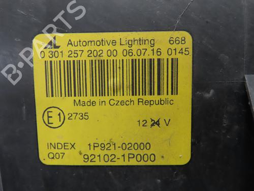Used Right headlight KIA VENGA (YN) 1.6 CRDi 115 (116 hp) 25779003