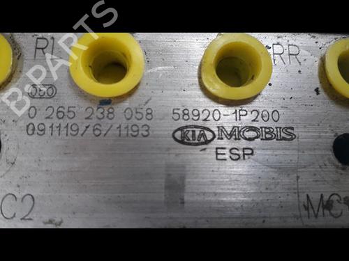 Used ABS pump KIA VENGA (YN) 1.4 CVVT (90 hp) 10385786