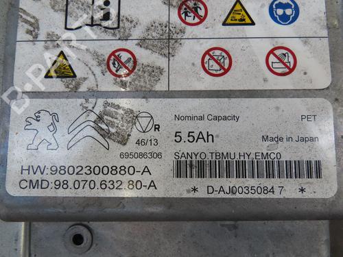 Używane Akumulator PEUGEOT 3008 I MPV (0U_) 2.0 HDi Hybrid4 (0URHCA) (200 hp) 30950626