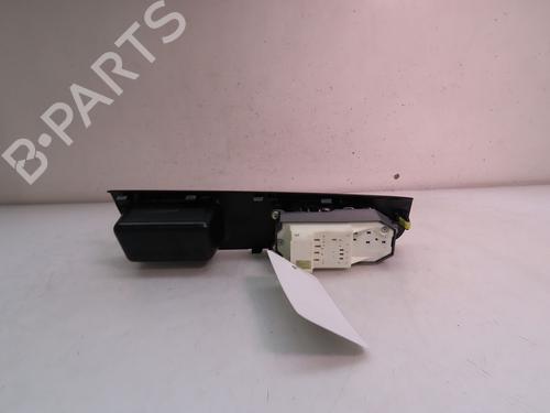 Used Left front window switch TOYOTA YARIS (_P13_) 1.0 (KSP130_, KSP130) (69 hp) 15886497
