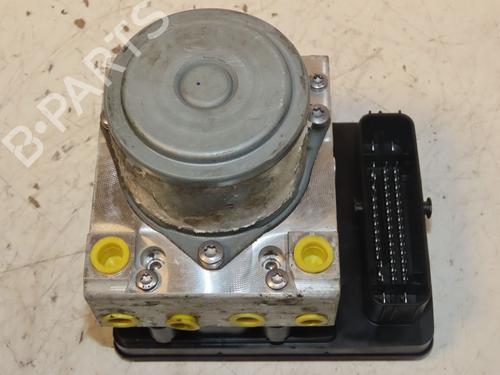 Used ABS pump FIAT 500X (334_) 1.6 D Multijet (334AXA1B, 334AXA11) (120 hp) 32200405