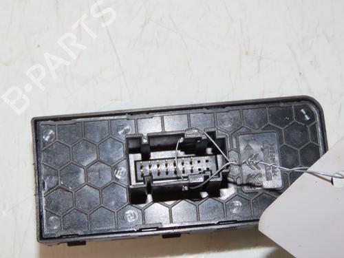 Used Left front window switch CITROËN C3 III (SX) 1.2 THP 110 (SXHNPS, SXHNZT, SXHNZ6) (110 hp) 22213848