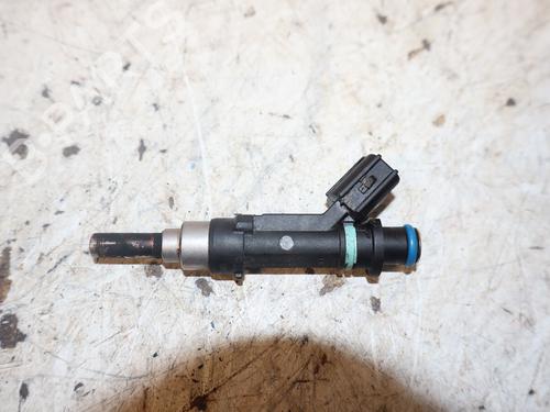 Used Injector Injector TOYOTA YARIS (_P13_) 1.5 (NSP131_) (112 hp) 34640608 34640608