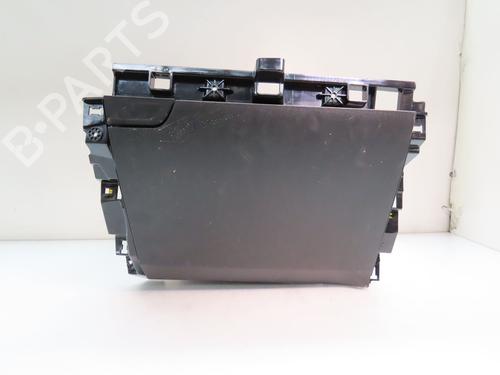Used Glove box RENAULT CAPTUR II (HF_) Blue dCi 115 (HFAD) (116 hp) 16106540