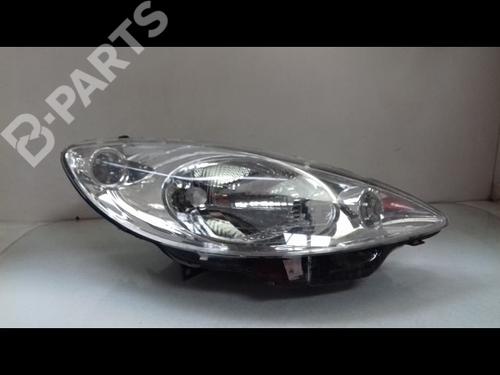 Used Right headlight Right headlight PEUGEOT 1007 (KM_) 1.4 HDi (68 hp) 8981951 8981951