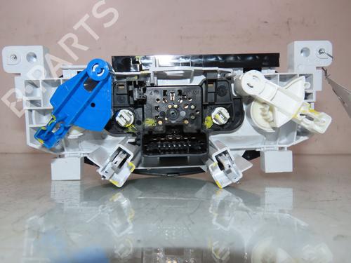 climate-control-dacia-duster-hs_-2010-2011-2012-2013-2014-2015-2016-2017-2018-25830289 main image