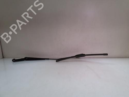 Used Front windshield wiper arm SKODA OCTAVIA III Combi (5E5, 5E6) 2.0 TDI (150 hp) 15596122