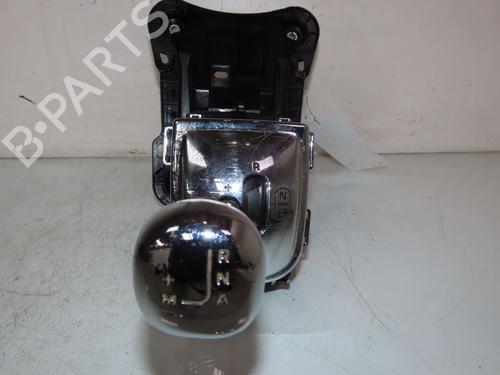 Used Gear lever PEUGEOT 208 I (CA_, CC_) 1.2 VTI 82 (82 hp) 25376261